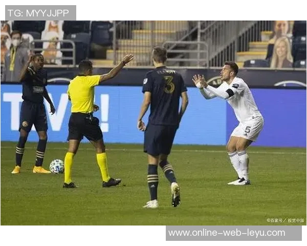 费城联合与芝加哥火焰最新对决分析及赛季表现回顾